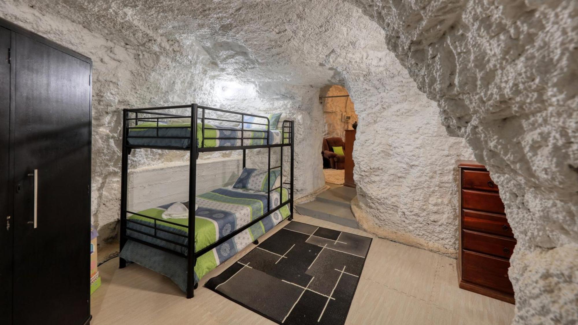 Fossickers Den Dugout Accommodation White Cliffs Exterior foto