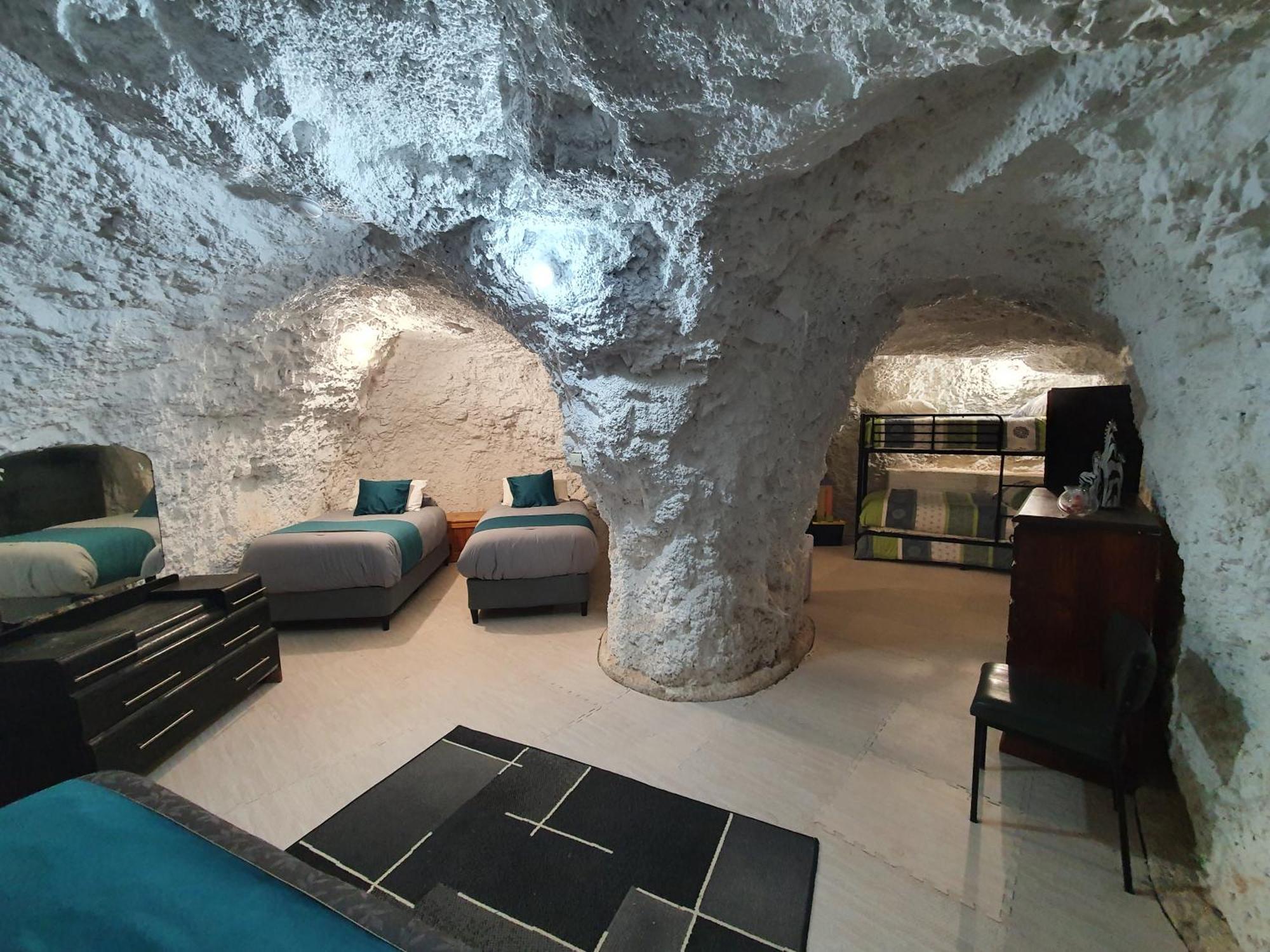 Fossickers Den Dugout Accommodation White Cliffs Exterior foto